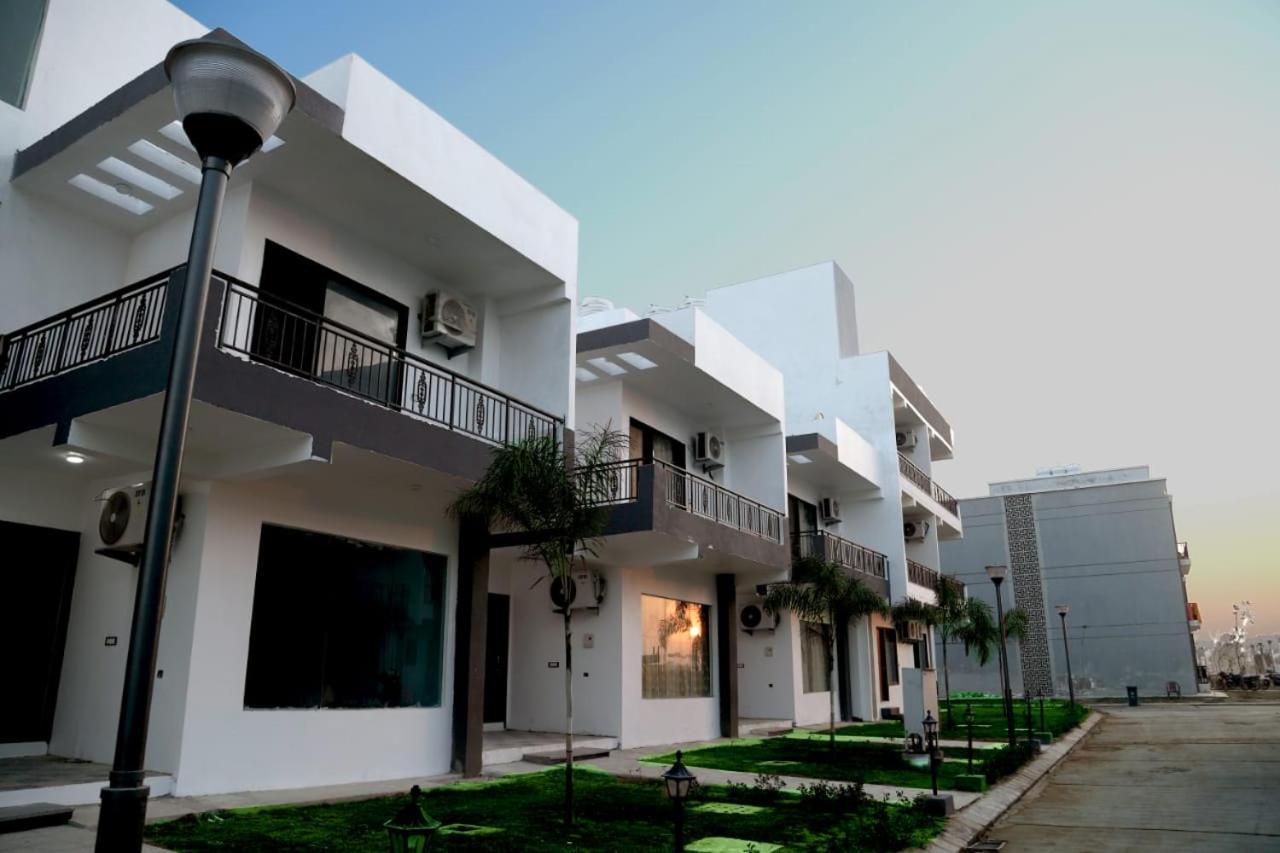 Vrinda's Luxury And Villa *